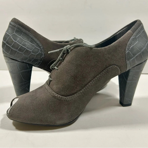 NIB!NICKELS GRAY BOOTS/BOOTIES GRAY SUEDE CROC BACK DESIGN  SIZE 9 M LACE - Picture 3 of 15
